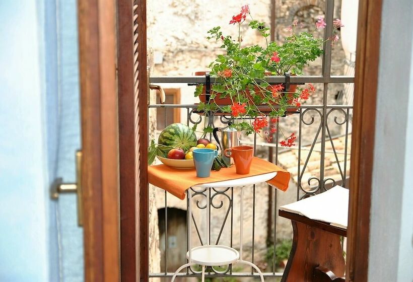 צימר Double Room With Private Bathroom And Breakfast On Request