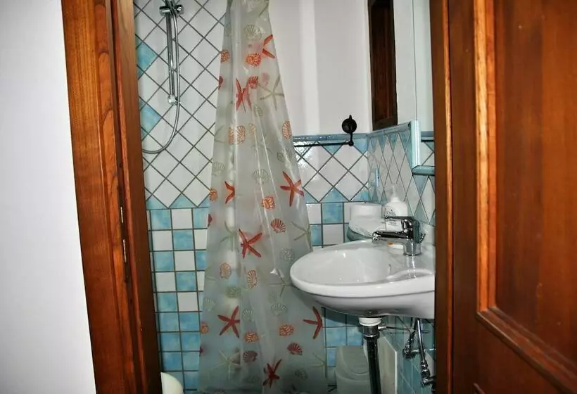 ベッドアンドブレックファースト Double Room With Private Bathroom And Breakfast On Request