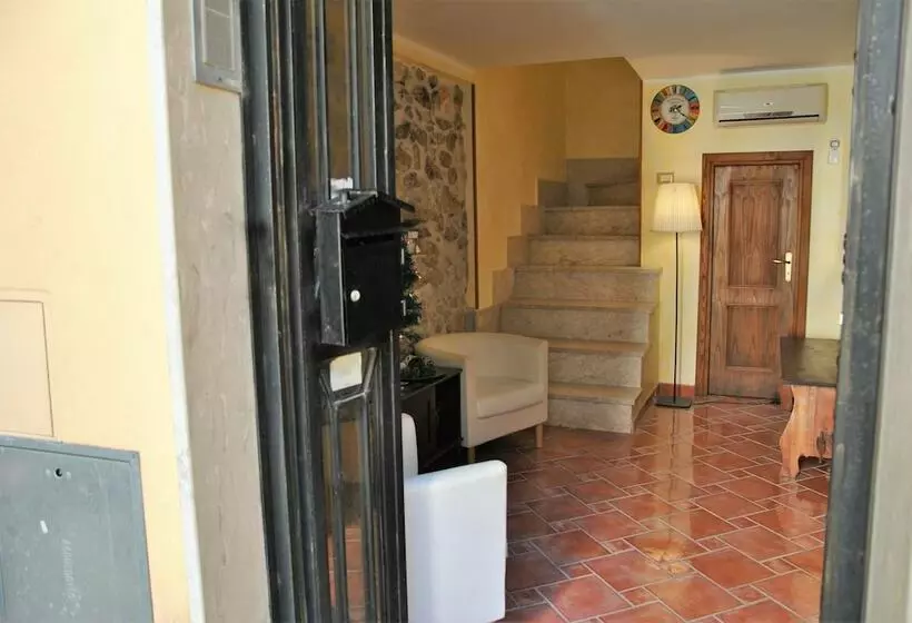 ベッドアンドブレックファースト Double Room With Private Bathroom And Breakfast On Request