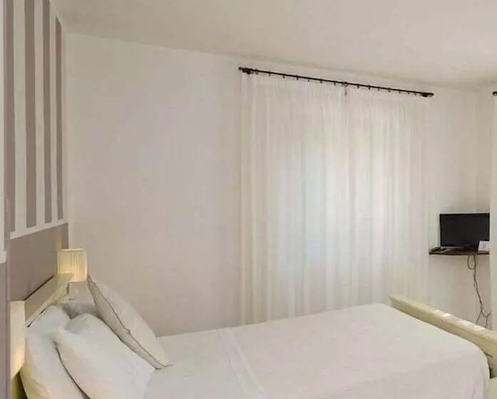 مسافرخانه Rosalba