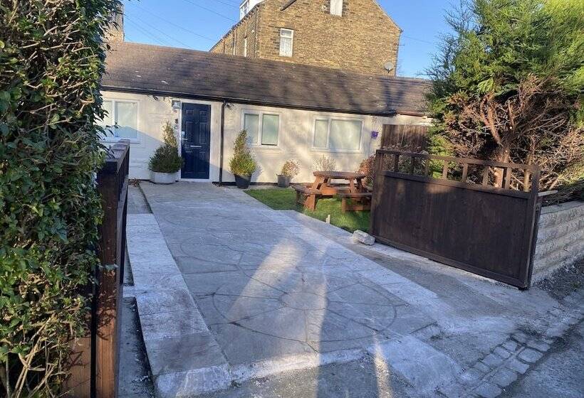 레지던스 Inviting 1 Bed House In Bradford