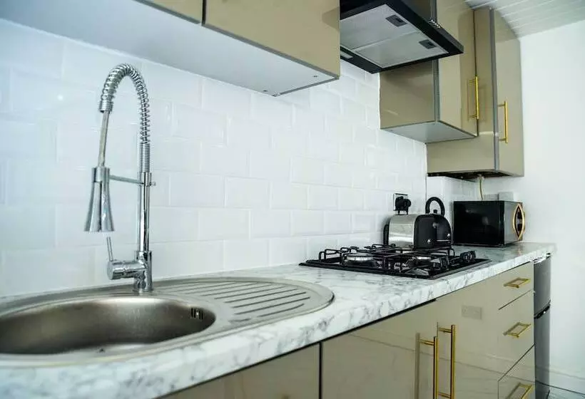 Residenssi Inviting 1 Bed House In Bradford