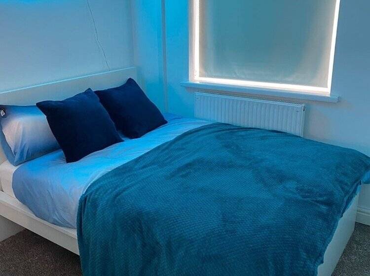 레지던스 Inviting 1 Bed House In Bradford