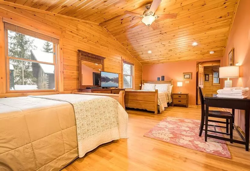 Grand Chestnut Lodge