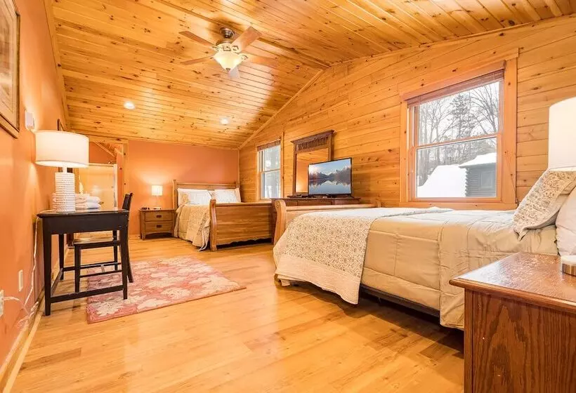 Grand Chestnut Lodge