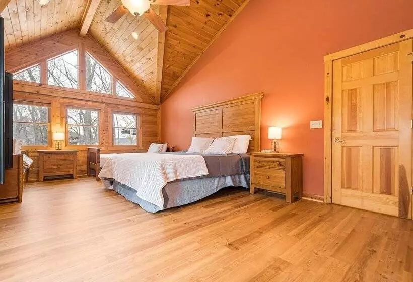 Grand Chestnut Lodge