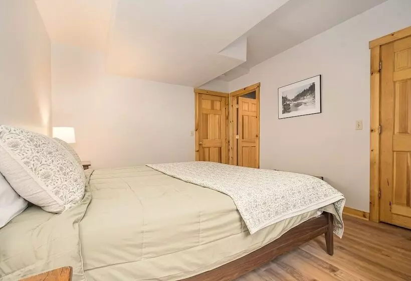 Grand Chestnut Lodge
