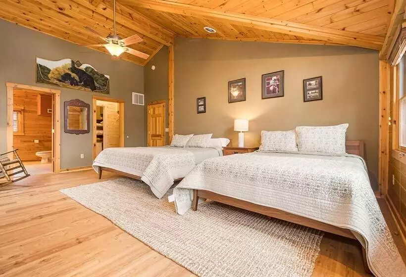 Grand Chestnut Lodge