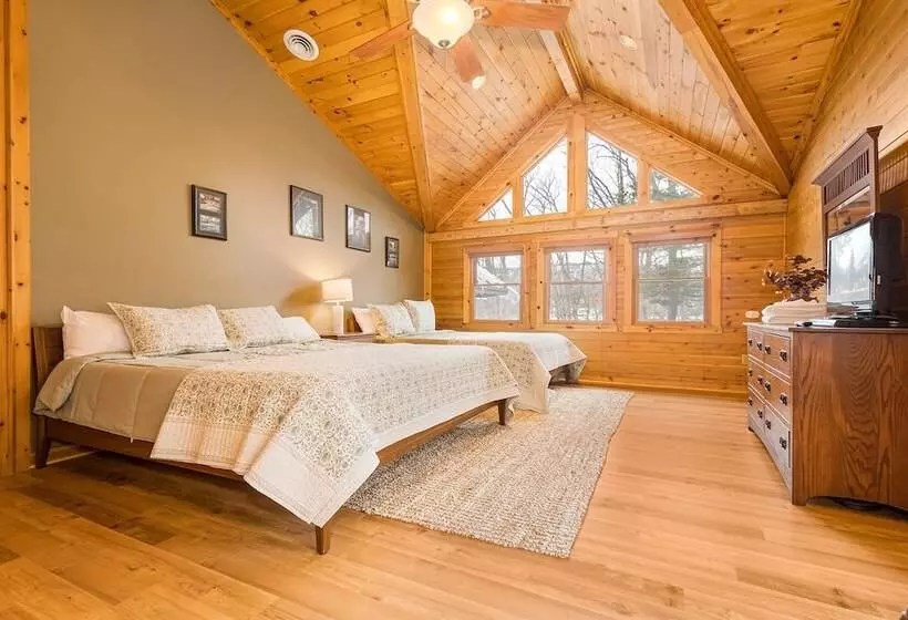 Grand Chestnut Lodge