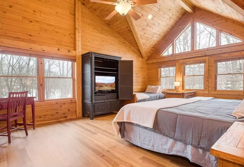 Grand Chestnut Lodge