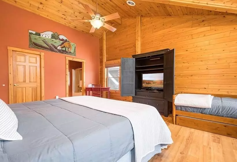 Grand Chestnut Lodge