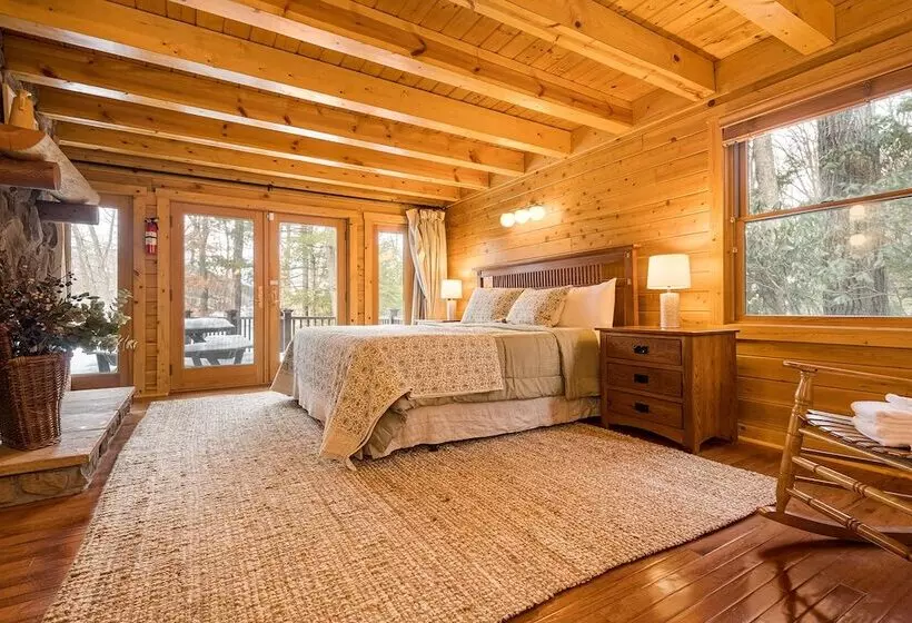 Grand Chestnut Lodge