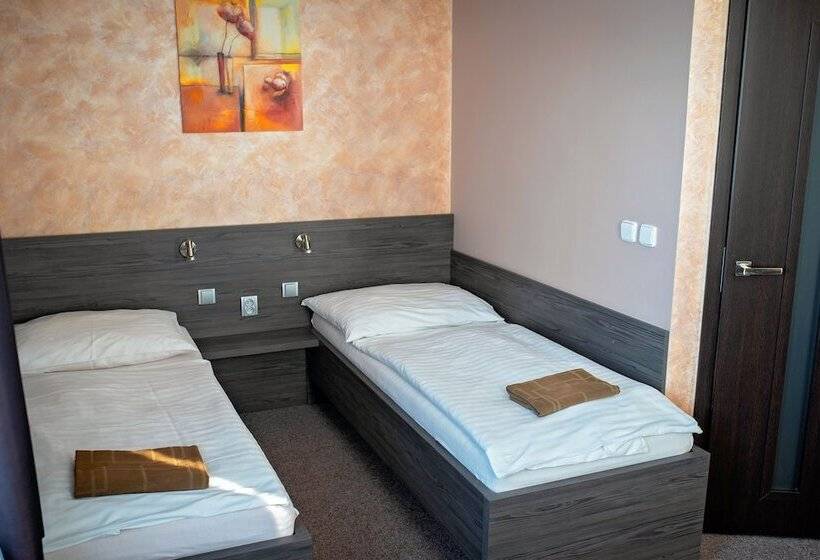 בית מלון כפרי Almond