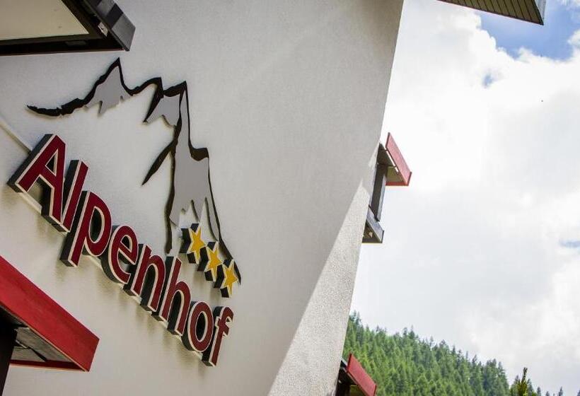 ホテル Alpenhof