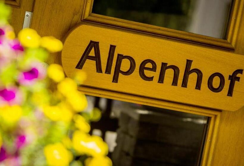 ホテル Alpenhof