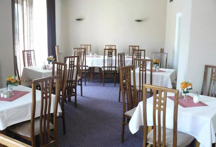 فندق Bílá Růže