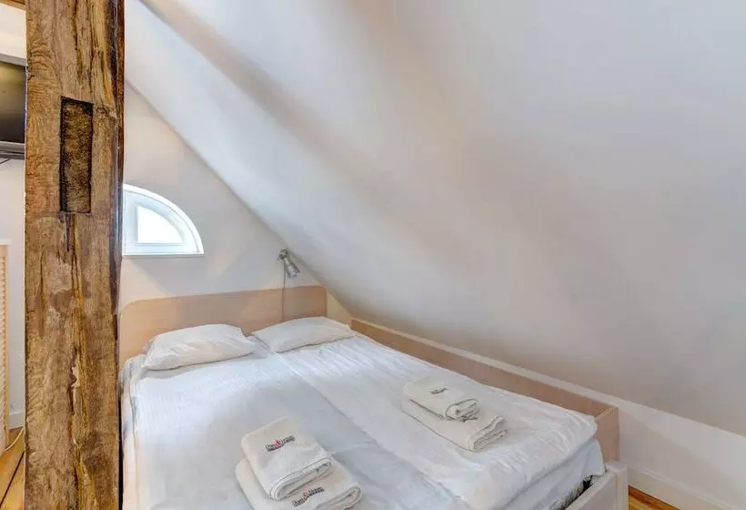 호텔 Dom & House Apartments Port Monte Cassino