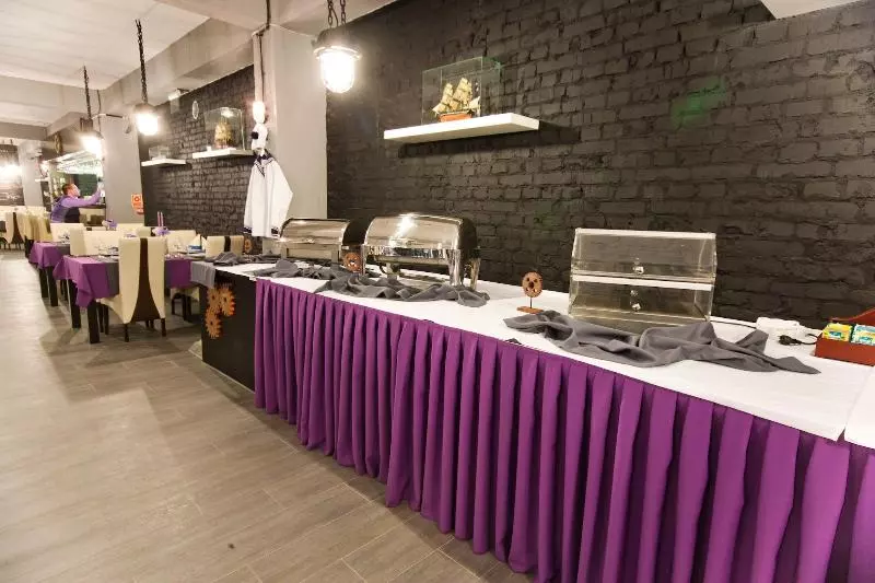 Отель Malinowski Business