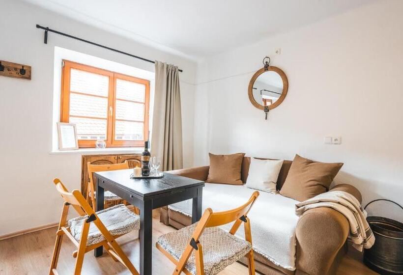 호텔 Penzion U Náměstí At The Town Square