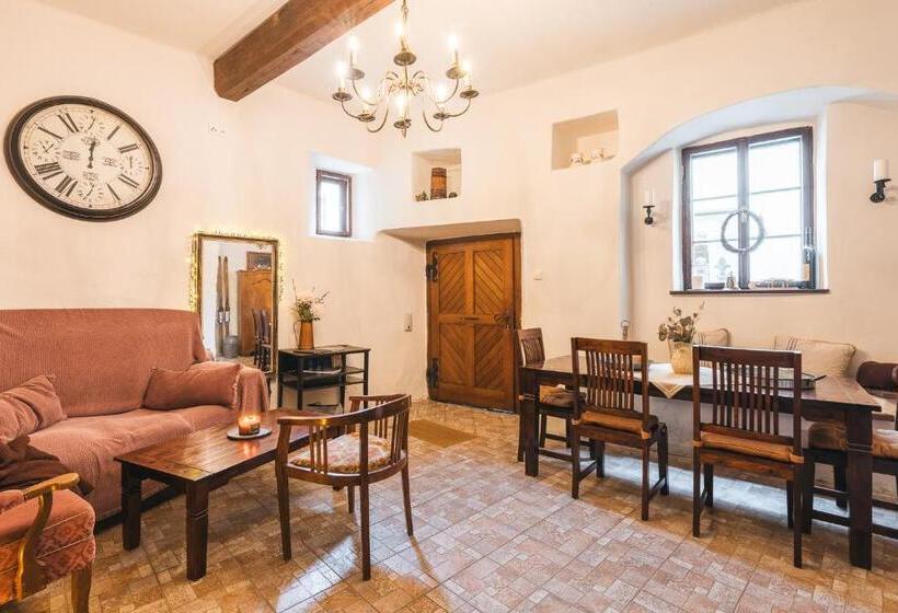 호텔 Penzion U Náměstí At The Town Square