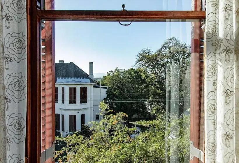 ペンション Carmichael House Boutique