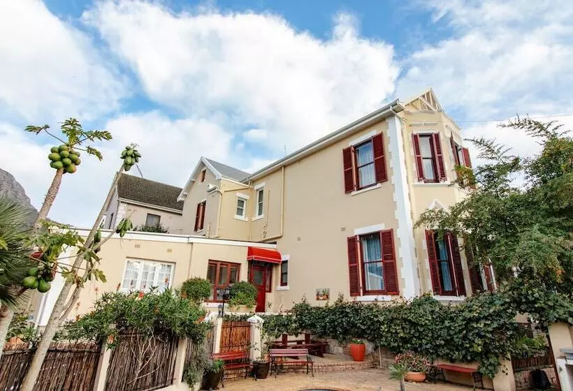 ペンション Carmichael House Boutique