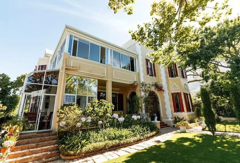 ペンション Carmichael House Boutique