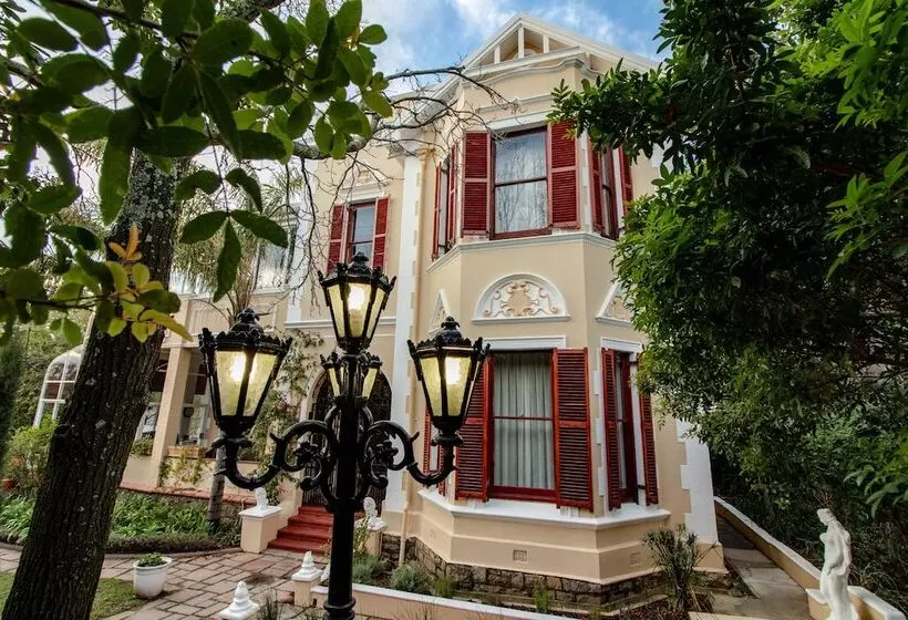 ペンション Carmichael House Boutique