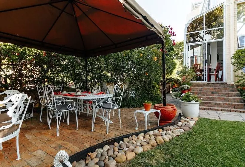 ペンション Carmichael House Boutique