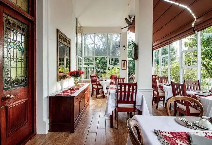 ペンション Carmichael House Boutique