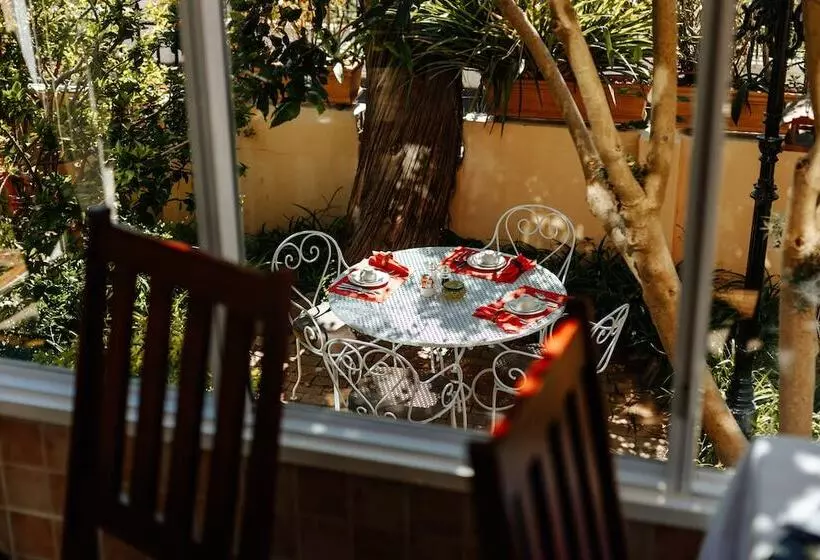 ペンション Carmichael House Boutique