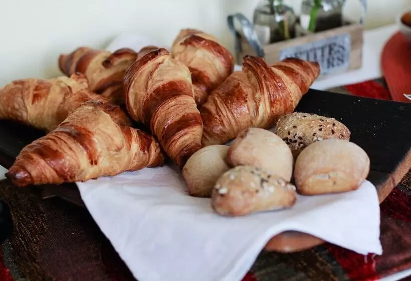 ペンション Carmichael House Boutique