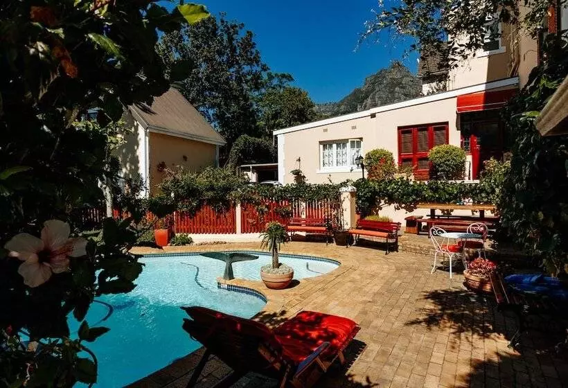 ペンション Carmichael House Boutique