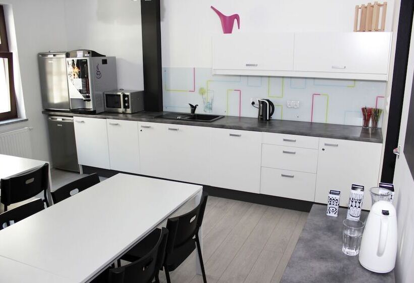 Soda Hostel & Apartments