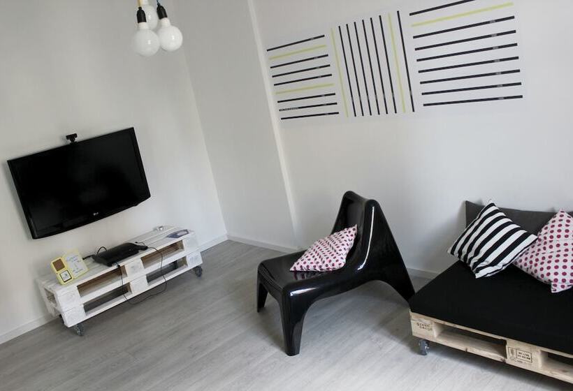 Soda Hostel & Apartments