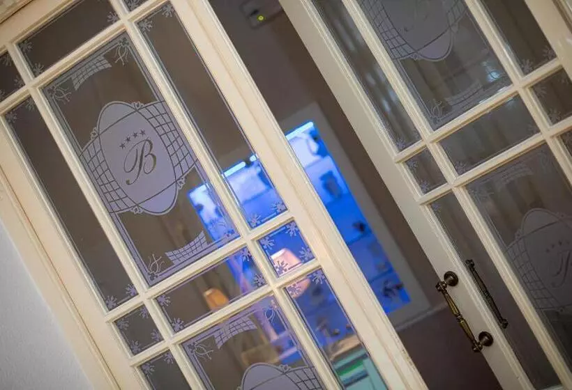 Villa Basileia Riverside