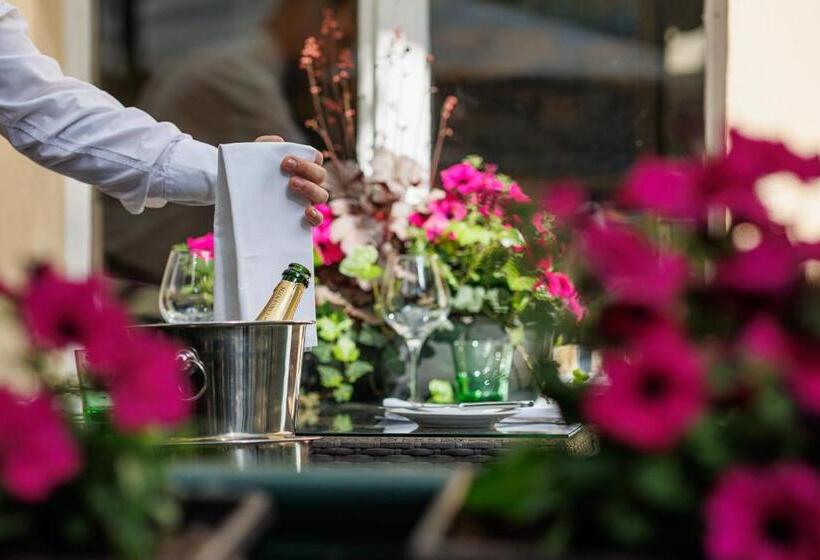 Villa Basileia Riverside