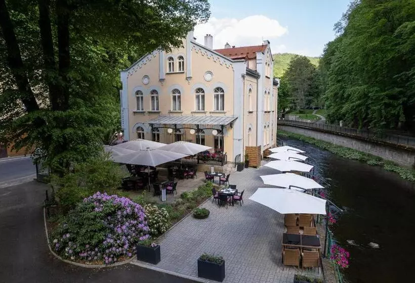 Villa Basileia Riverside