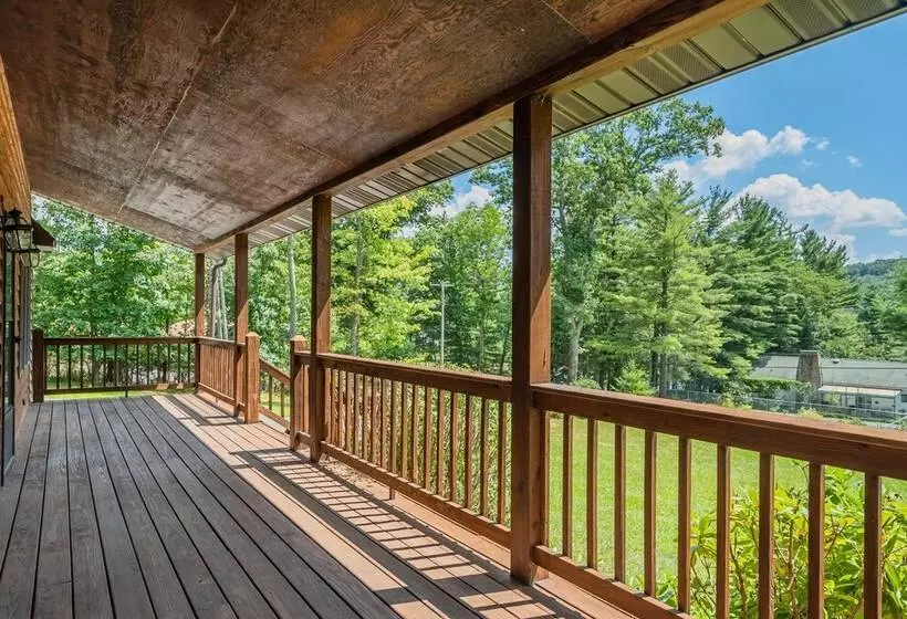 Dancing Bear Lodge