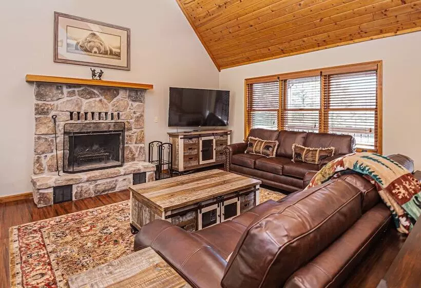 Dancing Bear Lodge