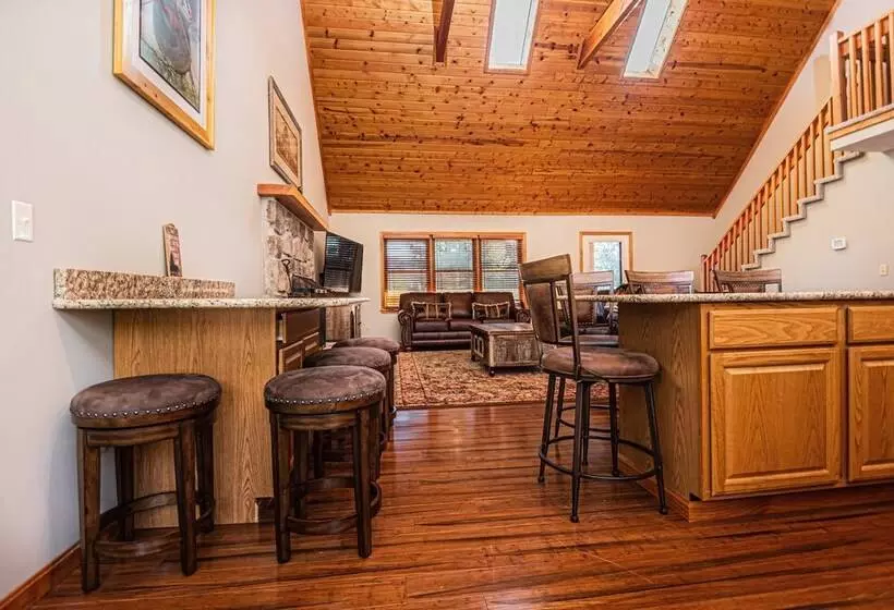Dancing Bear Lodge