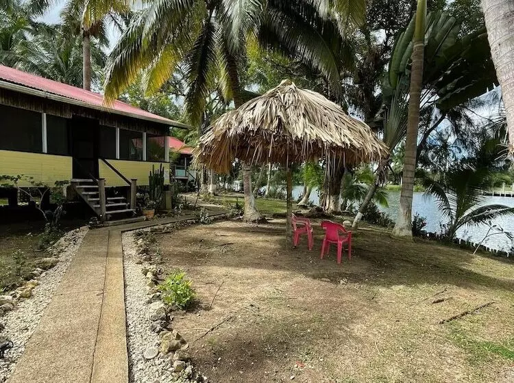 Aamiaismajoitus (B&B) River Bend Resort Belize