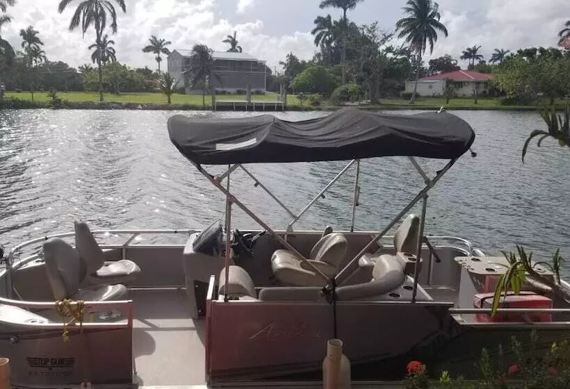 Aamiaismajoitus (B&B) River Bend Resort Belize