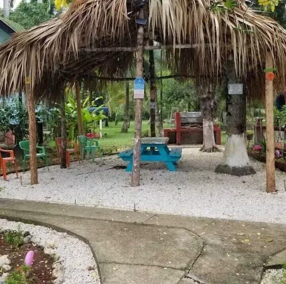 Aamiaismajoitus (B&B) River Bend Resort Belize