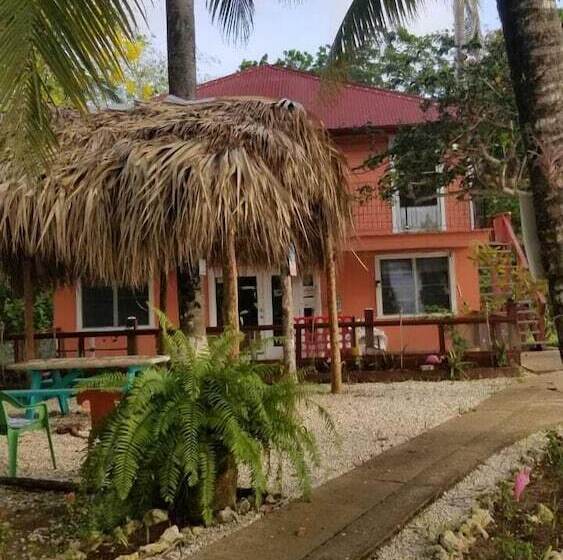 تختخواب و صبحانه River Bend Resort Belize