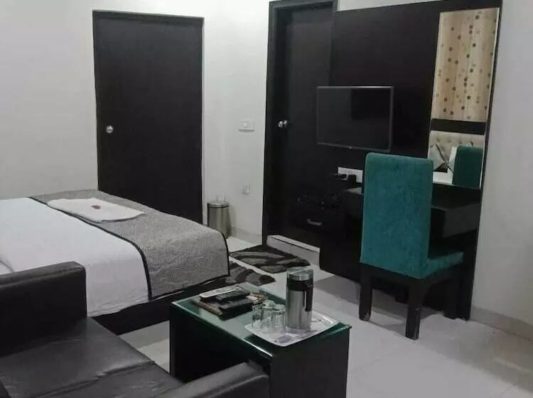 هتل Mandakini Lush