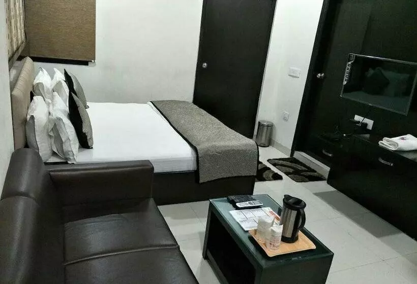 هتل Mandakini Lush