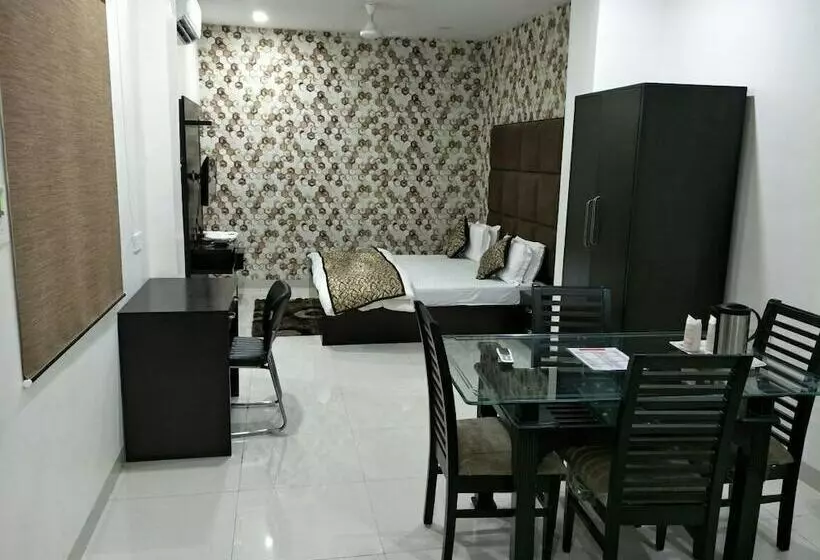 هتل Mandakini Lush