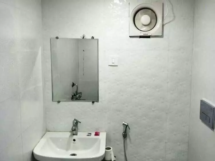 هتل Mandakini Lush