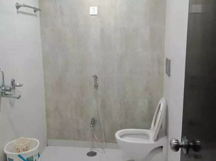 هتل Mandakini Lush